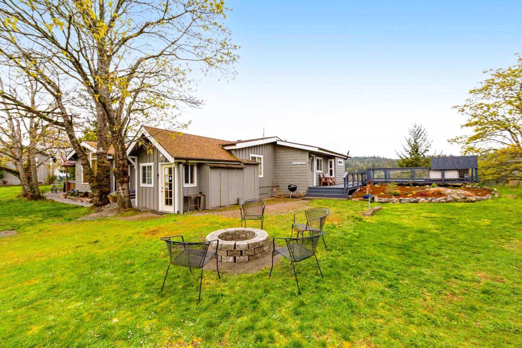 Deer Harbor Cottages Room photo