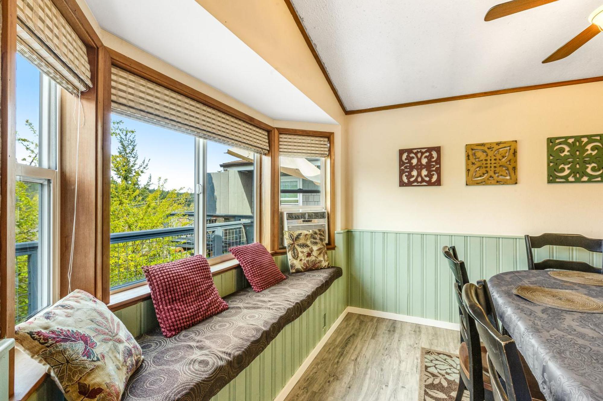 Deer Harbor Cottages Room photo